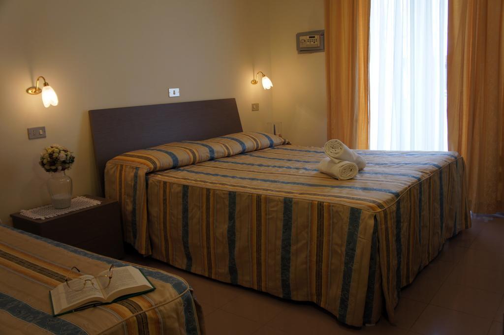 Hotel Solaris Джулианова Экстерьер фото