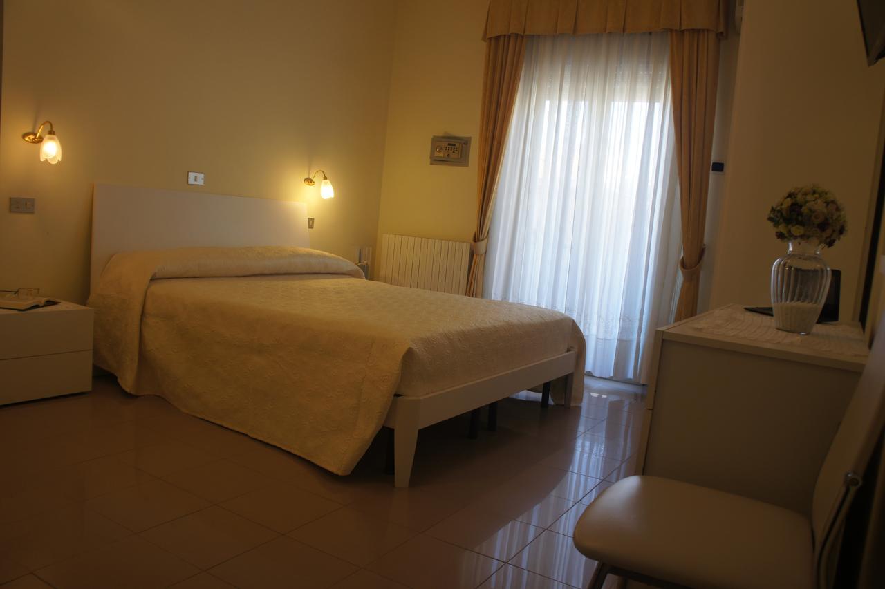 Hotel Solaris Джулианова Экстерьер фото