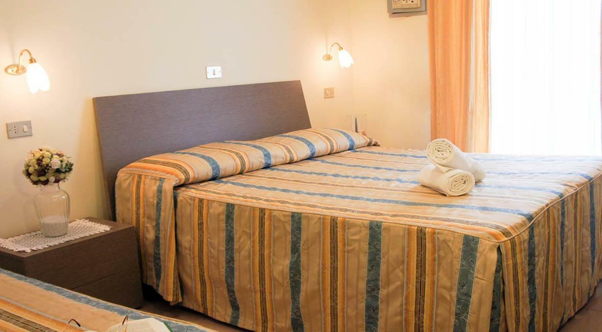 Hotel Solaris Джулианова Экстерьер фото
